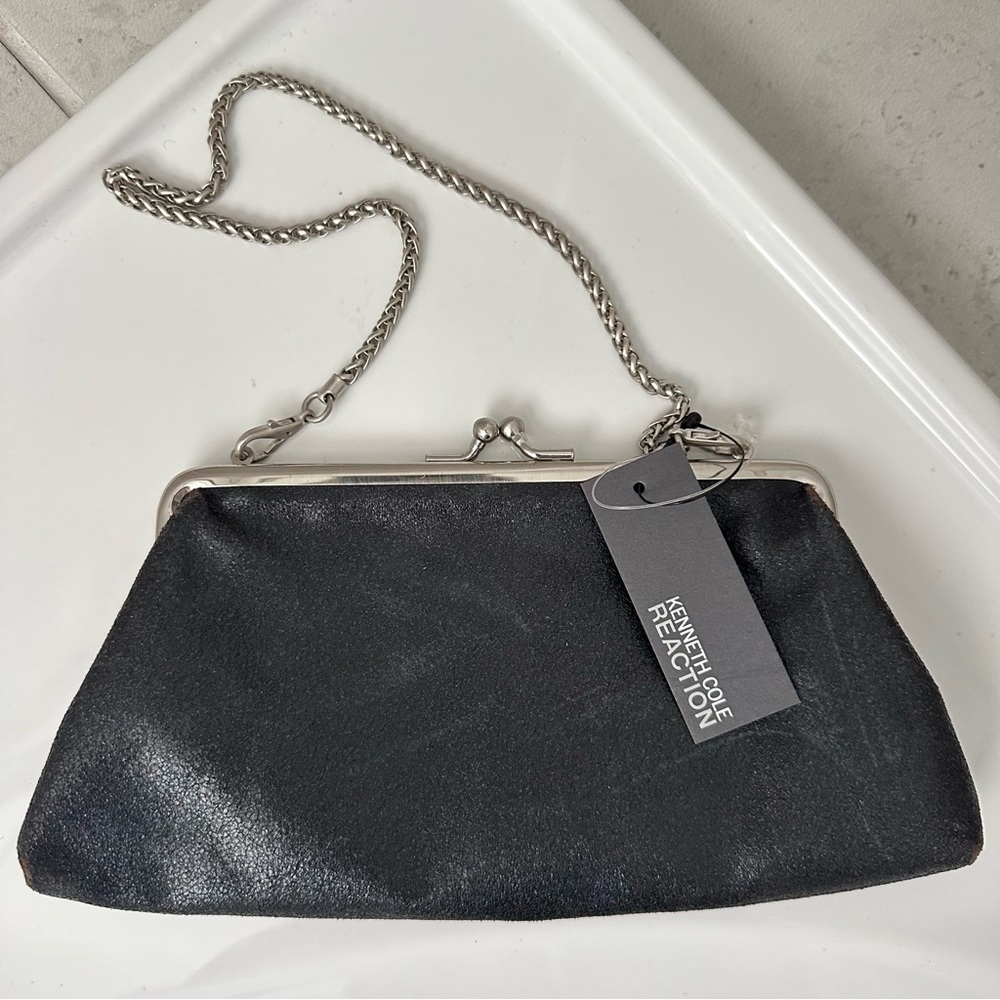 Kenneth Cole Reaction Money Bag in Cracked Metallic